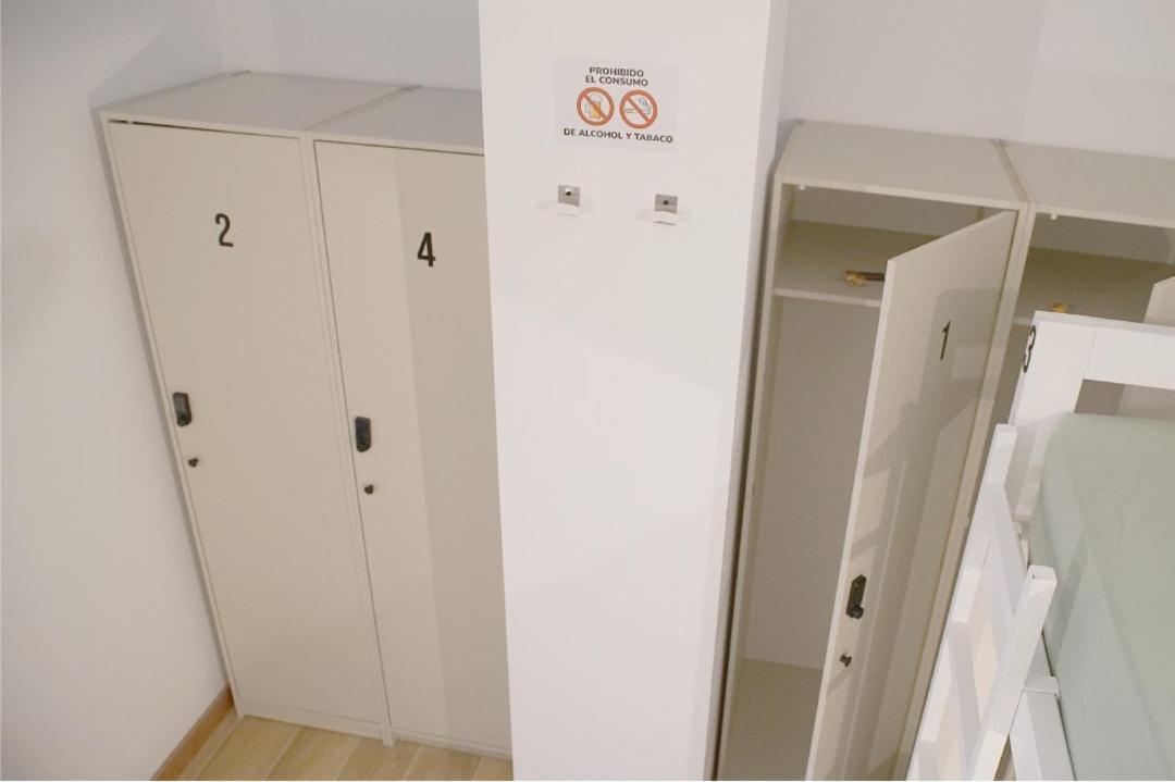 Aiora Hostel Walencja Zewnętrze zdjęcie